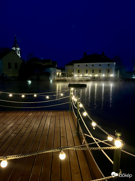 Esti fényekben a tapolcai malomtó