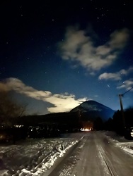 Hideg téli éjszaka elé nézünk