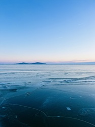 A befagyott Balaton és Fonyód