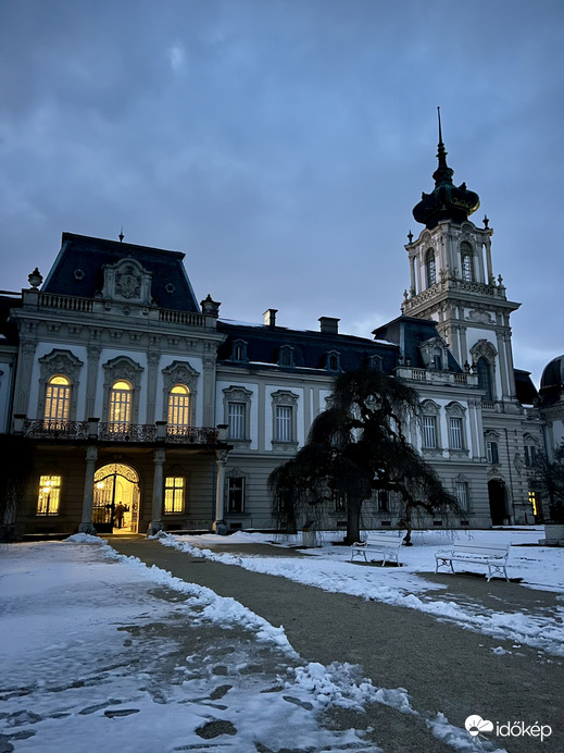 Koraesti órákban a Festetics kastély parkja
