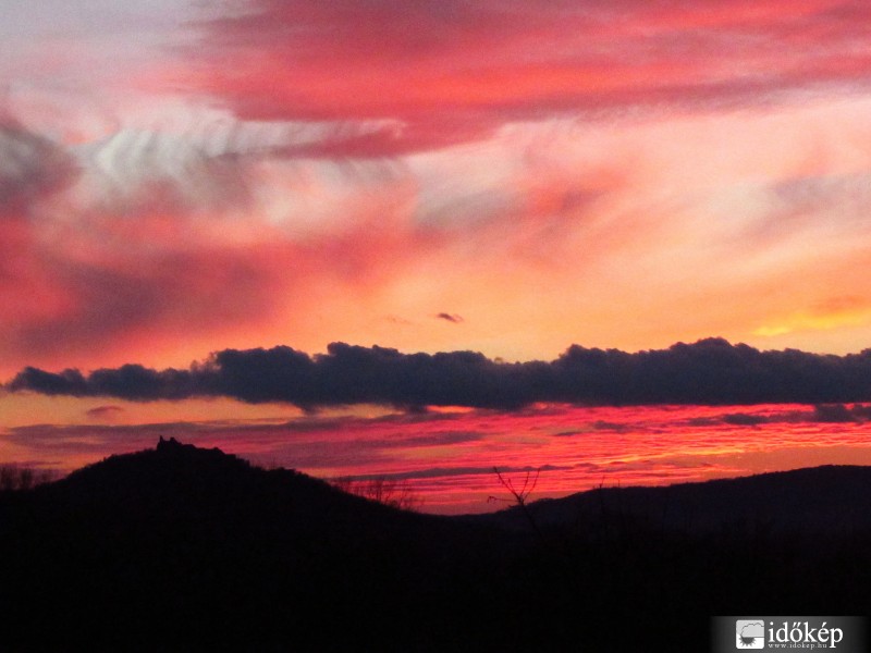 Gyönyörű színekkel búcsúzik a hétvége