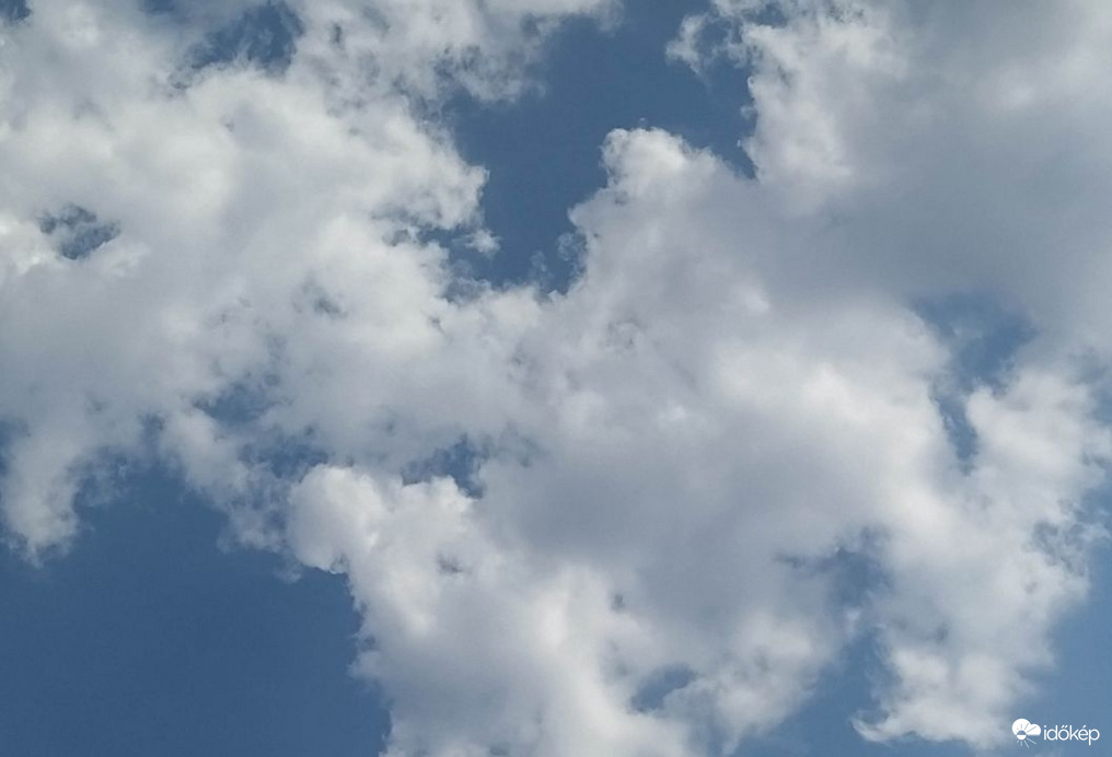 38°C van Budapesten, közepesen felhős az idő de sajnos eső már nem lesz 