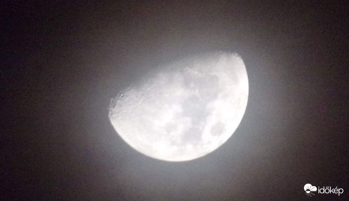 Hold 2022 utolsó napján 