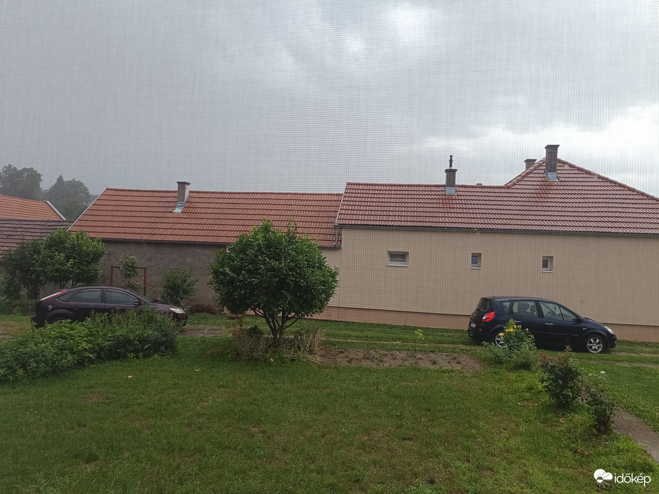 Eszteregnye