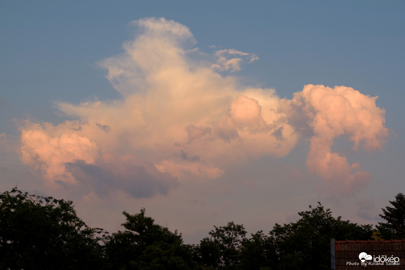 Gonosz arcú repülő Transformers felhőre bukkantam! :-)