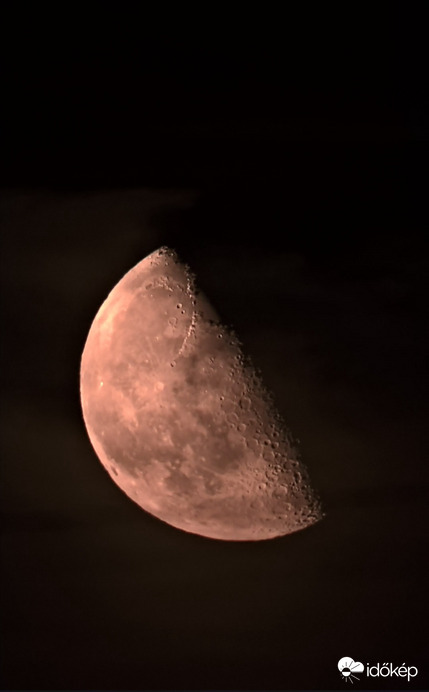 Útolsó Negyed Hold