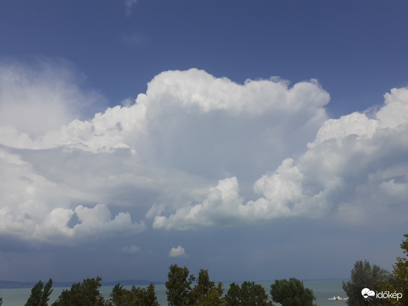 Vigyázat, jövök! :)