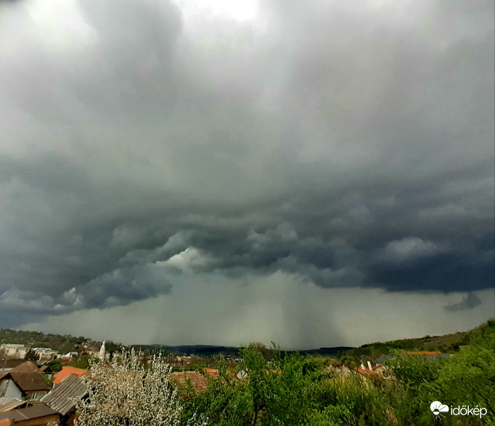 Érkezése előtt...