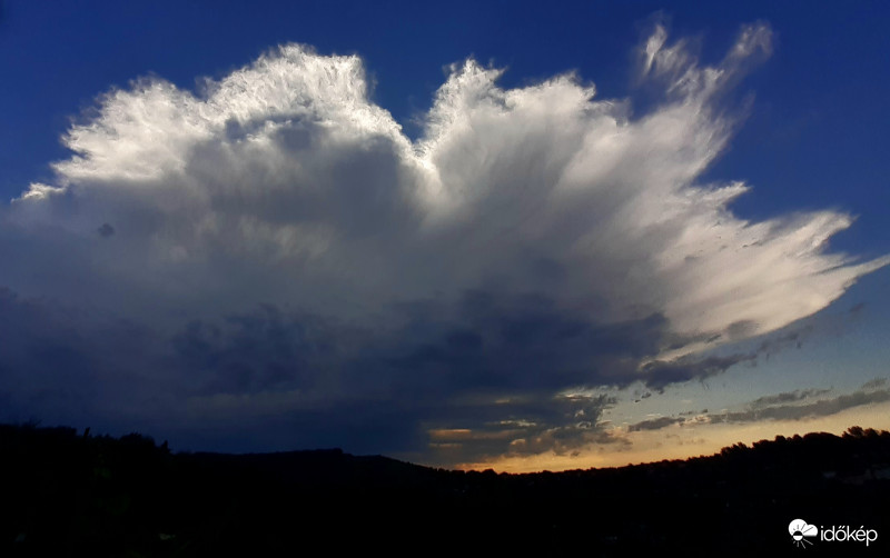 Reggeli zivatar északkelet felé
