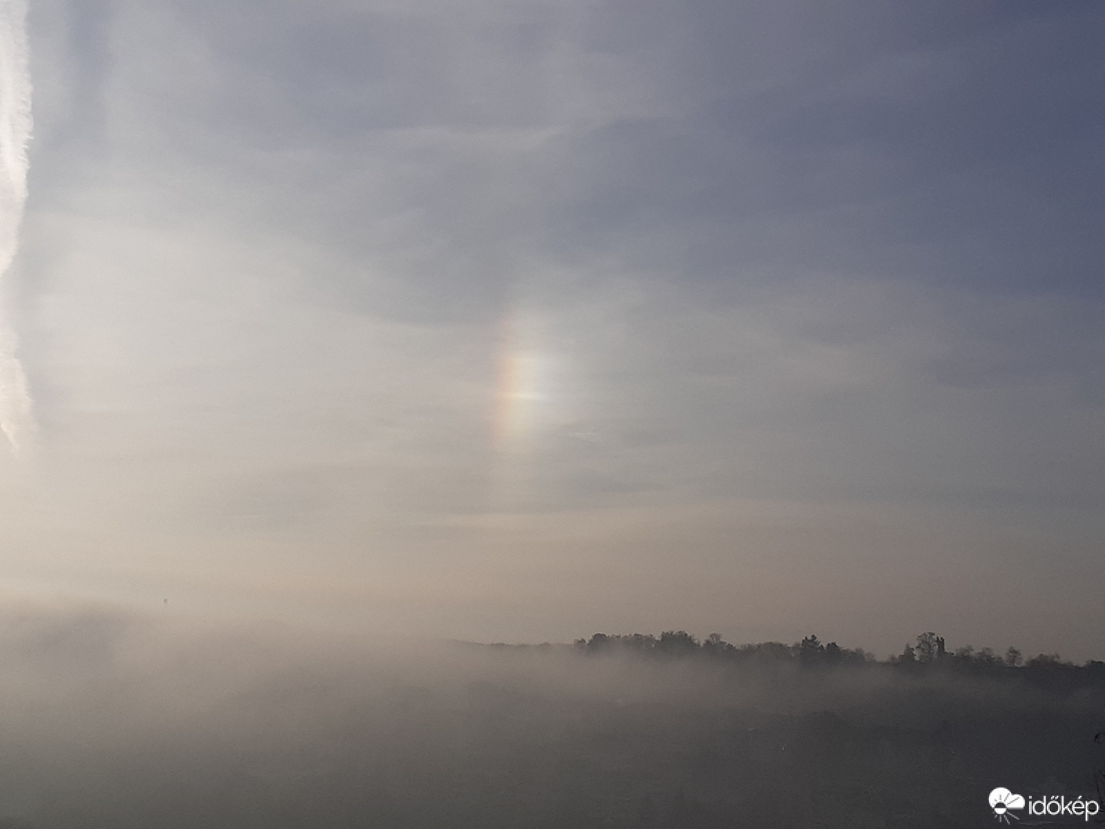 Erős melléknap a ködpaplan felett