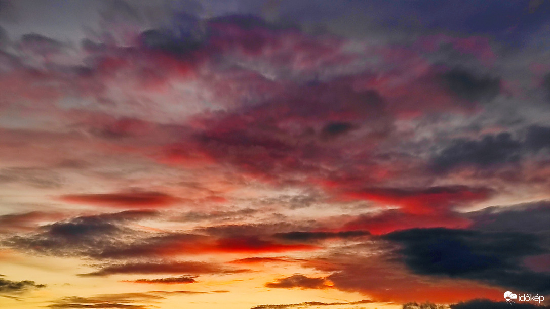 Végül rózsaszínre váltott ...