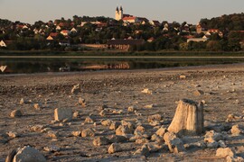 KISZÁRADÓ TIHANYI BELSŐ-TÓ LÁTVÁNYA
