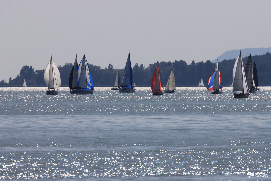 BALATON KÖZEPÉN