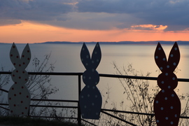 HÚSVÉTRA VÁRAKOZÁS