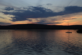HAZAFELÉ