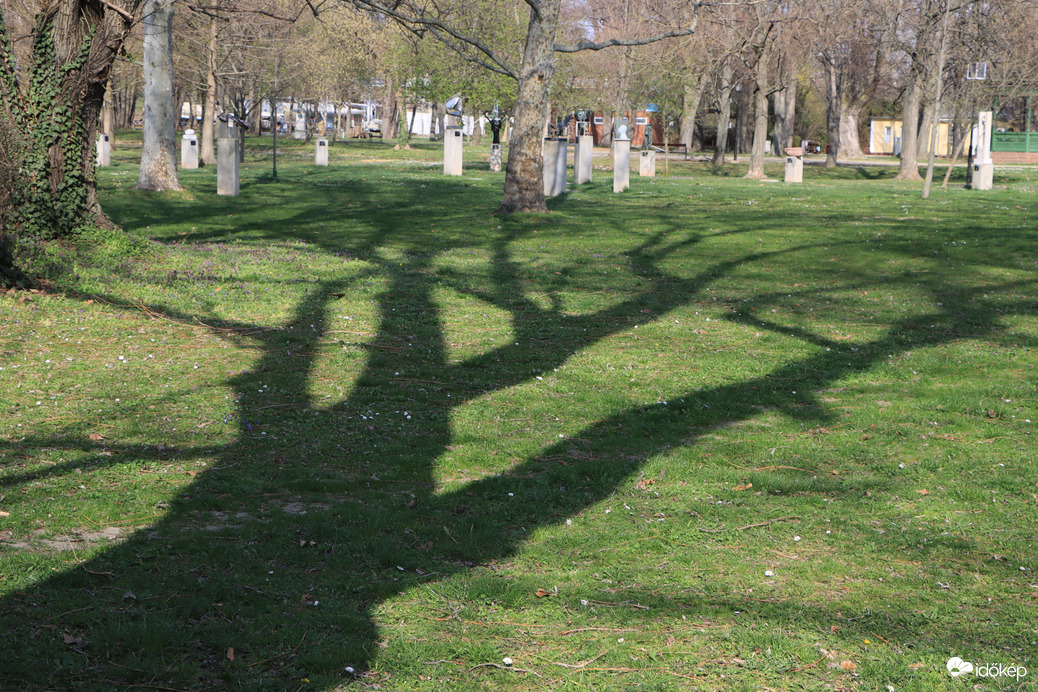 BALATONALMÁDI SZOBOR PARK