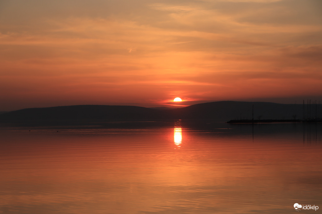 BÚCSÚZÁS PILLANATA