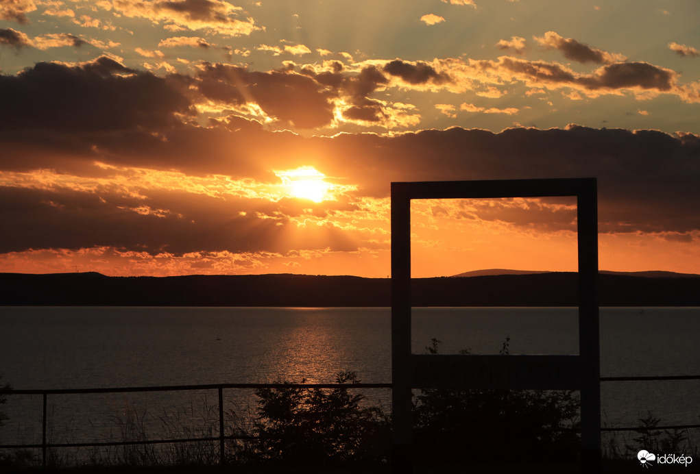BALATONVILÁGOSI FESTMÉNY
