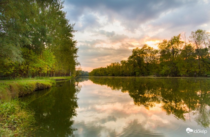 Nyugalom a négyzeten