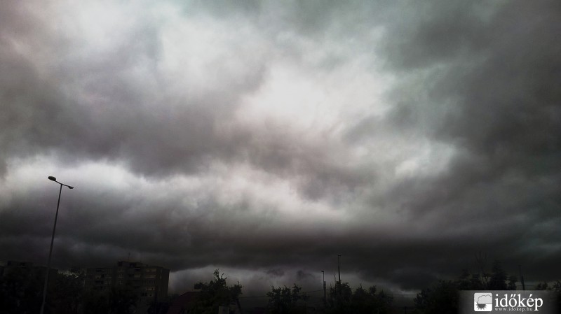 Sötétségbe borul Eger...