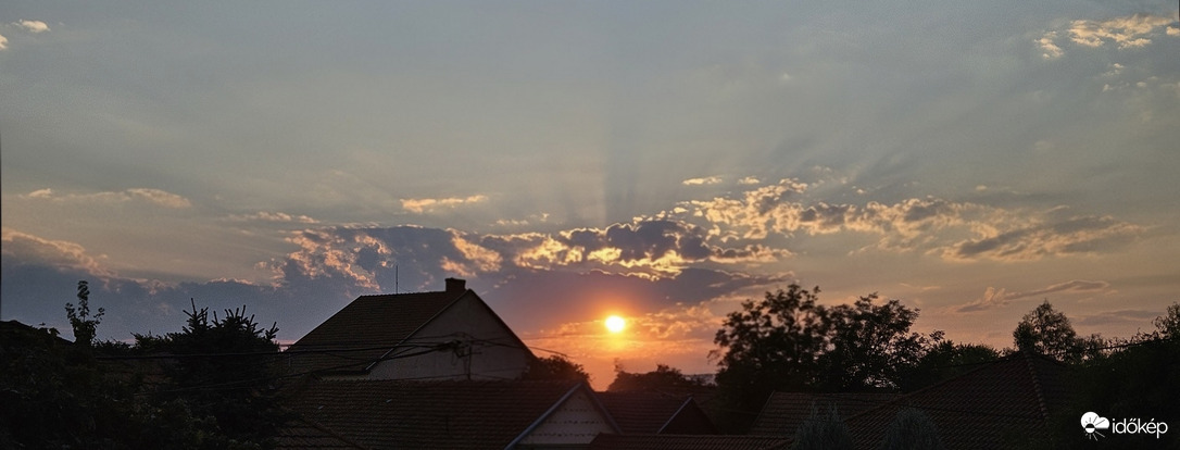 Mai holdfogyatkozás helyett...