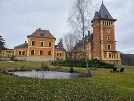 Most nem túl kellemes kiülni :)