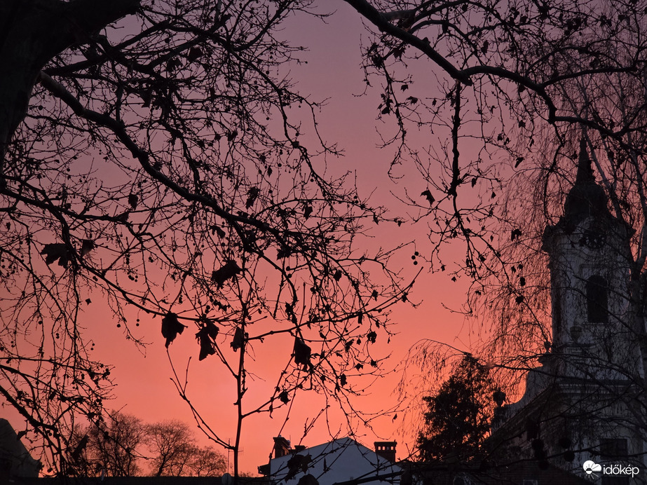 Tüzes naplemente vihar után