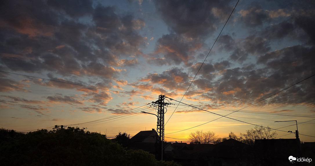 Színes esti égbolt