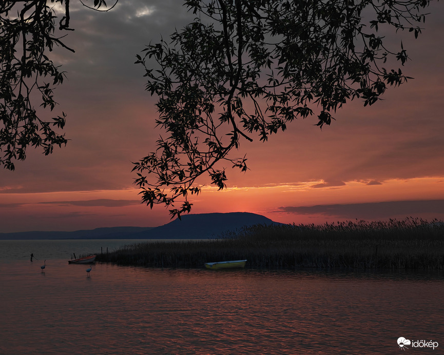 Másodpercek sorozata... 