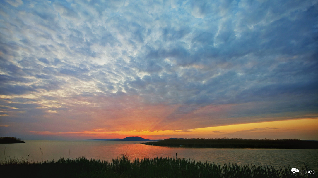 Másodpercek sorozata... 