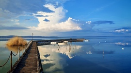 Jönnek -mennek a felhők 