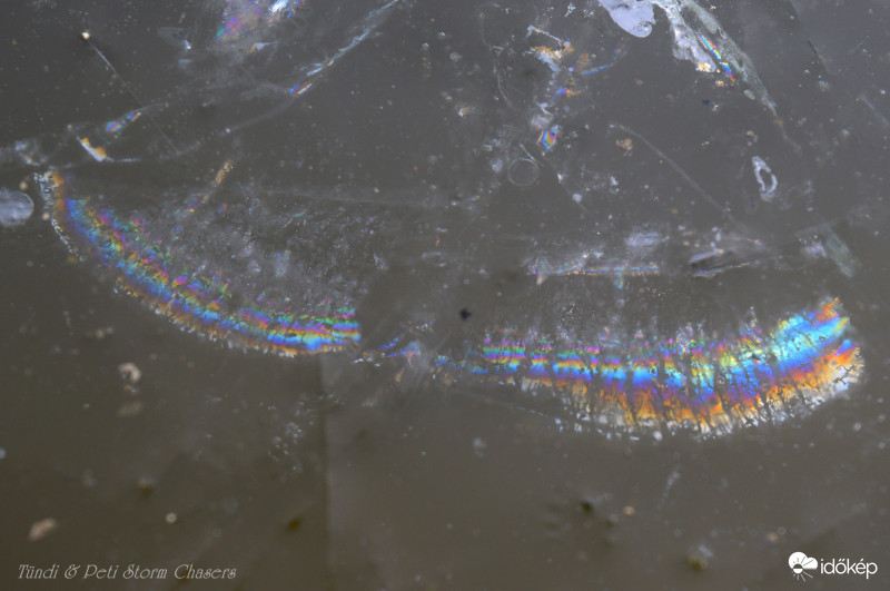 Interferencia a feltört jég résein