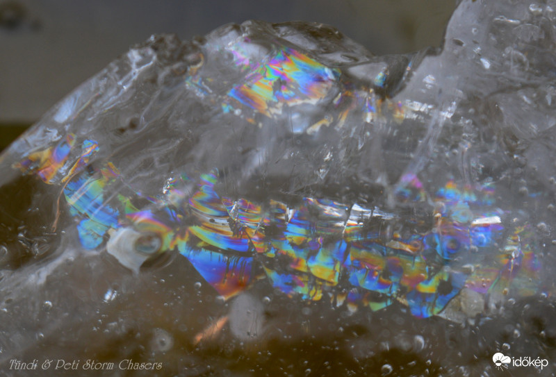 Interferencia a feltört jég résein
