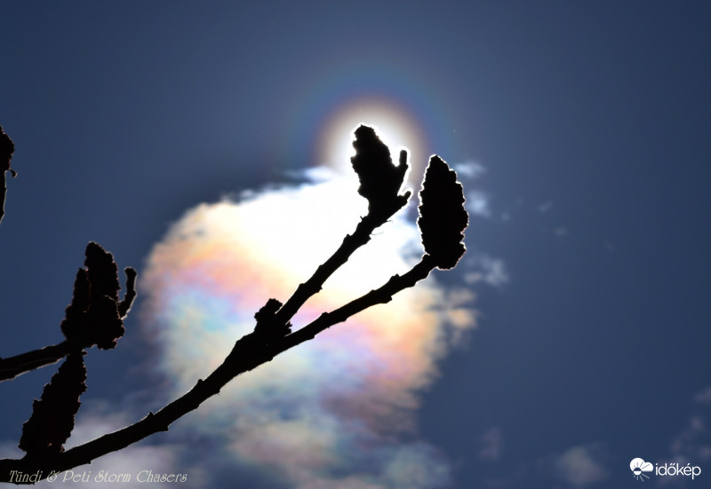 Pollenkoszorú és irizáló felhők