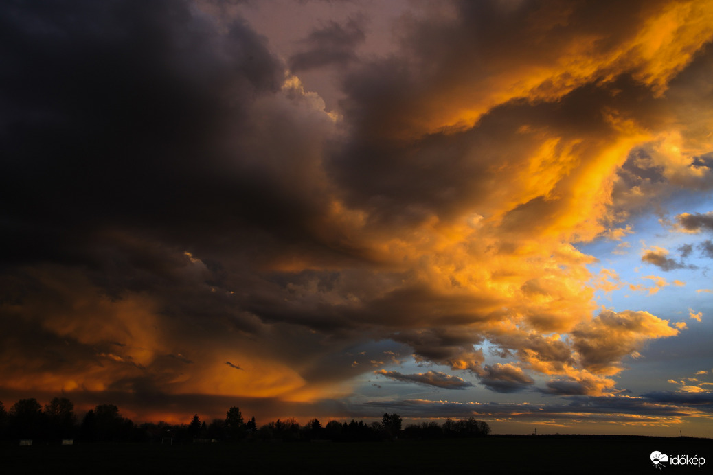 Világvége hangulatú Naplemente 