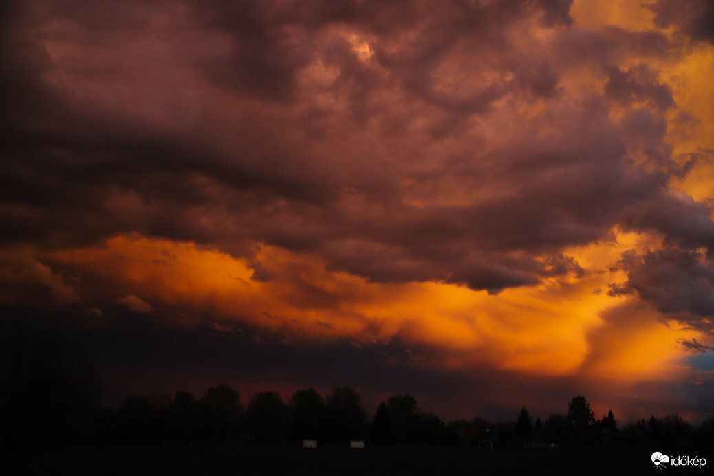 Világvége hangulatú Naplemente 