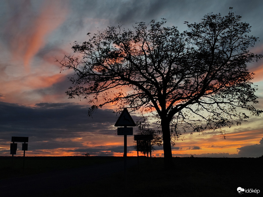 Színpompás Naplemente 