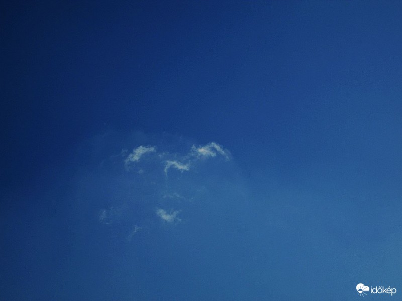 "Ki minek gondol, az vagyok annak.."