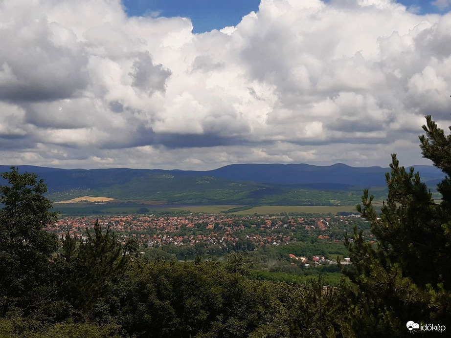 Látkép a Zsíros hegyről