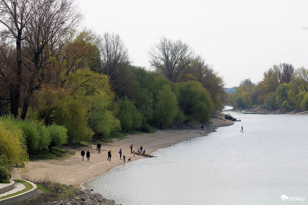 A gát öböl felöli oldala