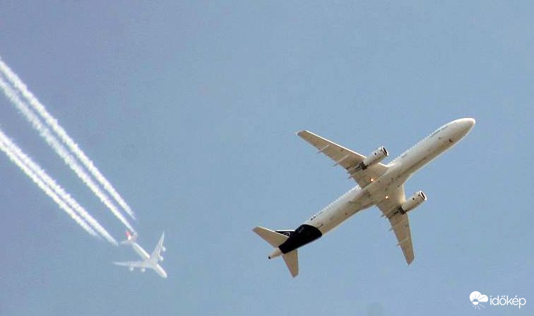 Délelőtt nagy volt az égi forgalom