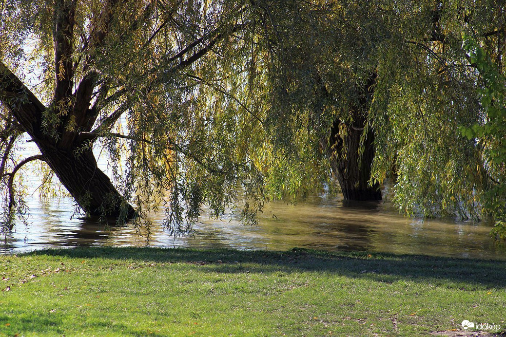 Magas a Duna vízszintje