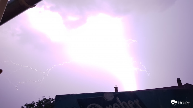 Közel volt