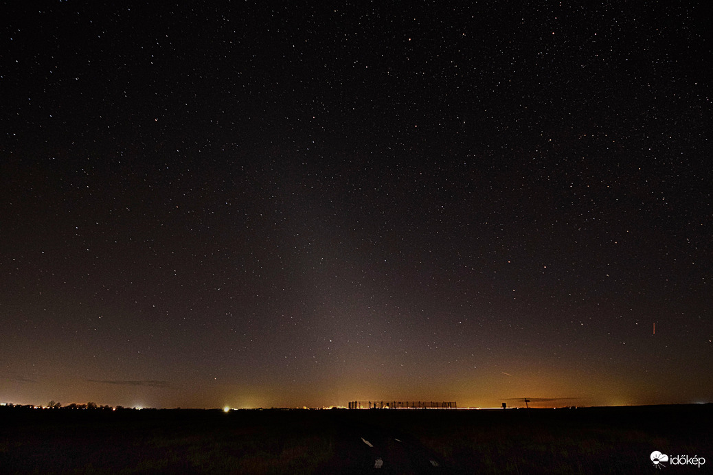 Szeghalom, Kék-tó   Zódiakális (Állatövi) fény 