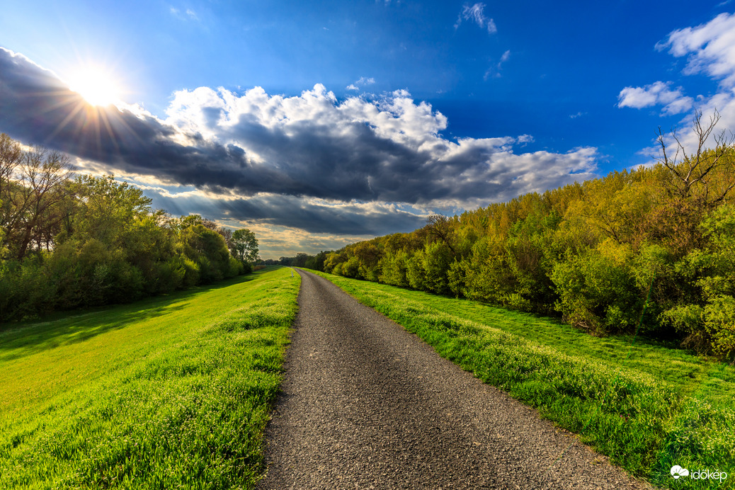 Tavasz a Maros töltésén