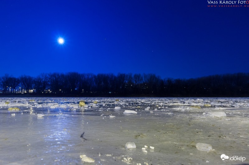 A Tisza éjjel