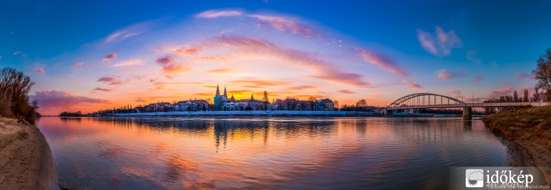 Tavaszias naplemente Szegeden