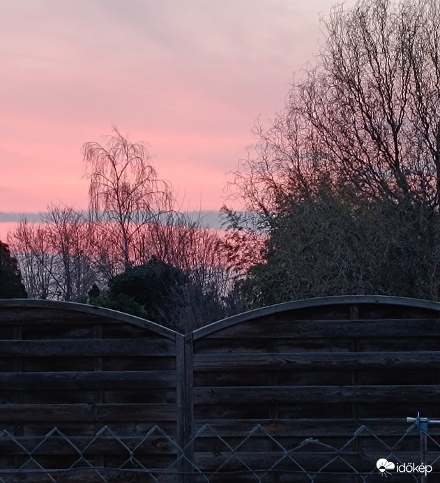 Tegnapi alkonyati szín-játék....