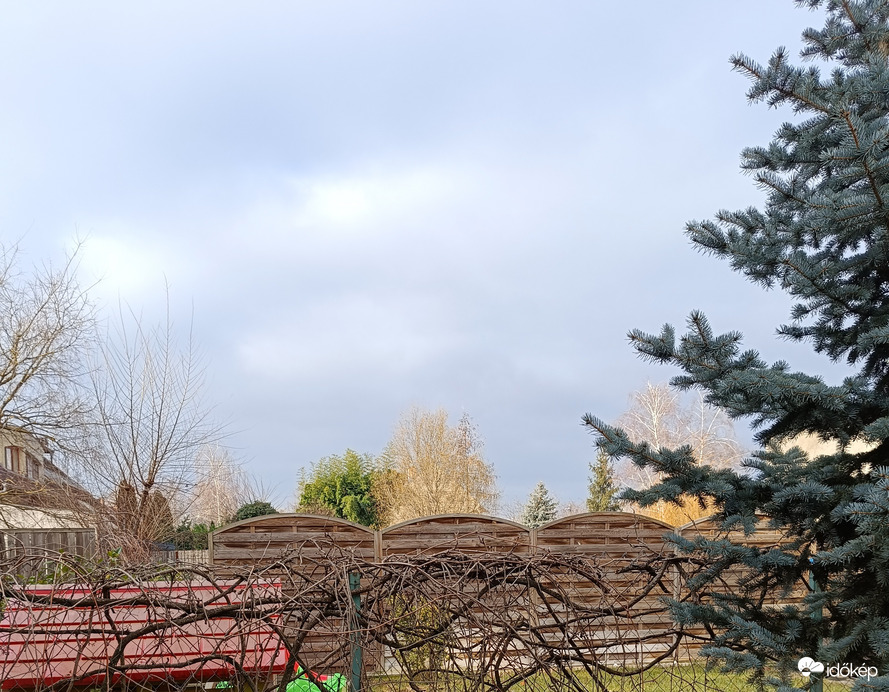 Alig látszik,hogy tél van...