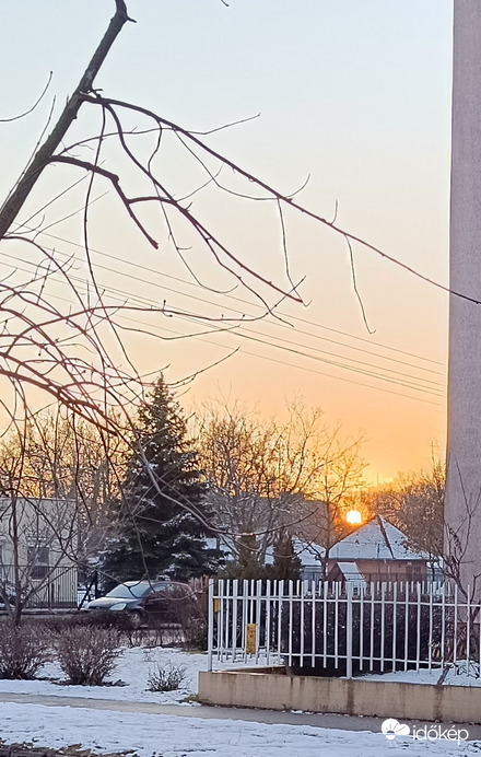 Mára búcsúzik....